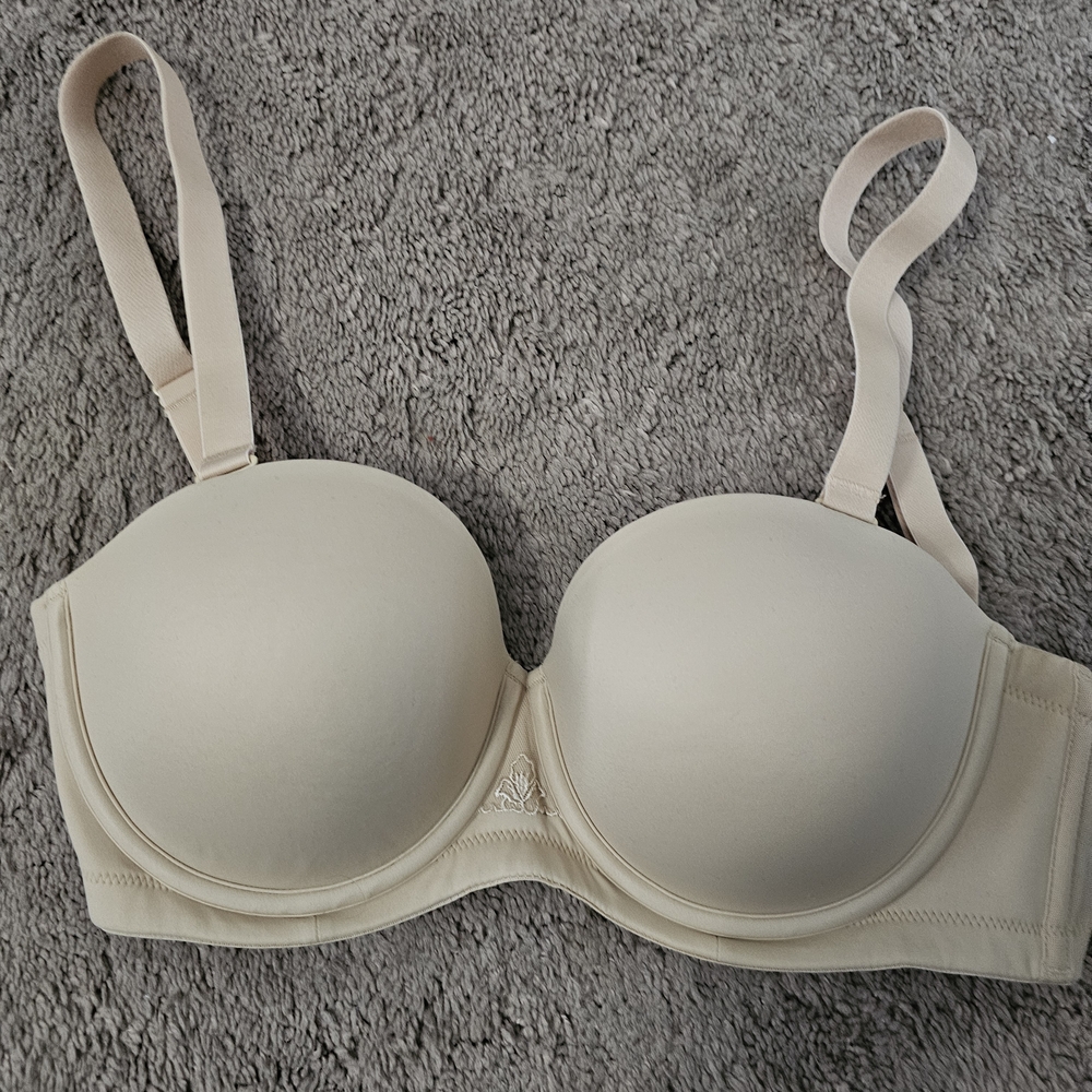 Elegant Cream Strapless Bra 32f Never Worn With Straps
